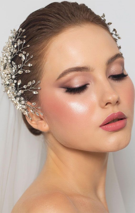 Refined bridal hair and makeup inspiration