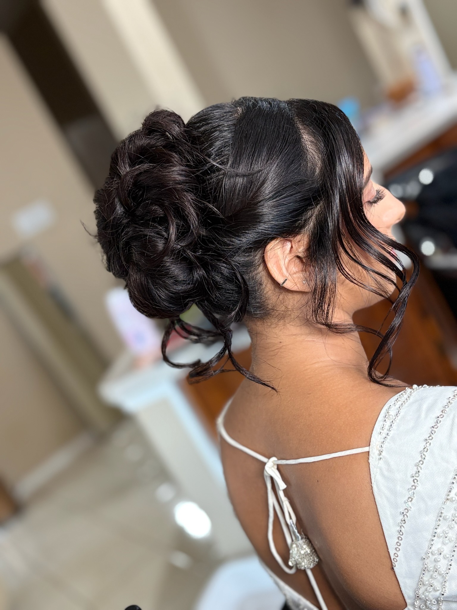 Phoenix resort bridal makeup and wedding morning beauty