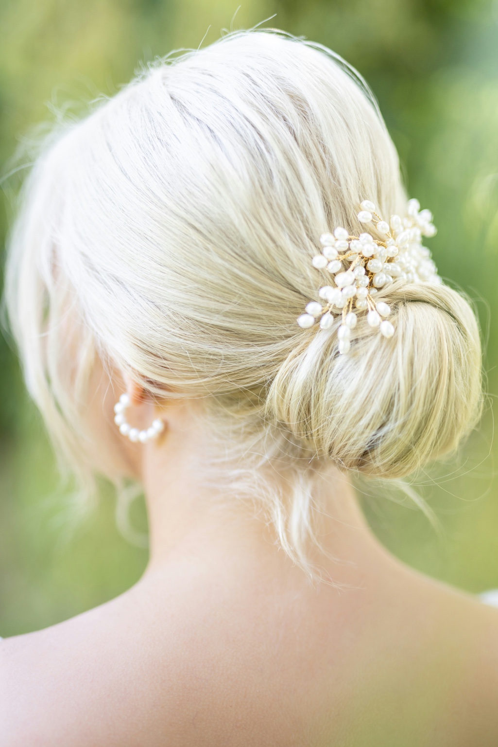 Elegant bridal makeup and wedding hair