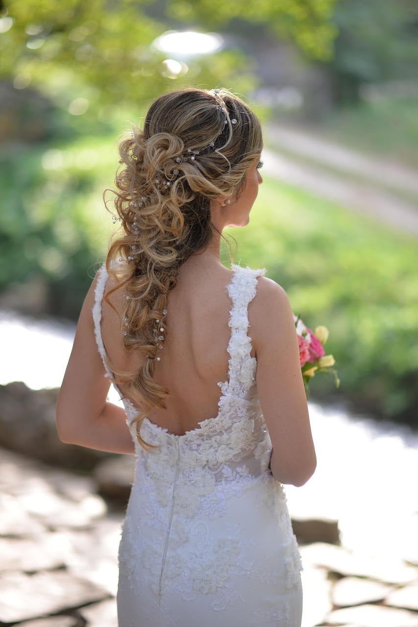 Romantic bridal makeup and hair
