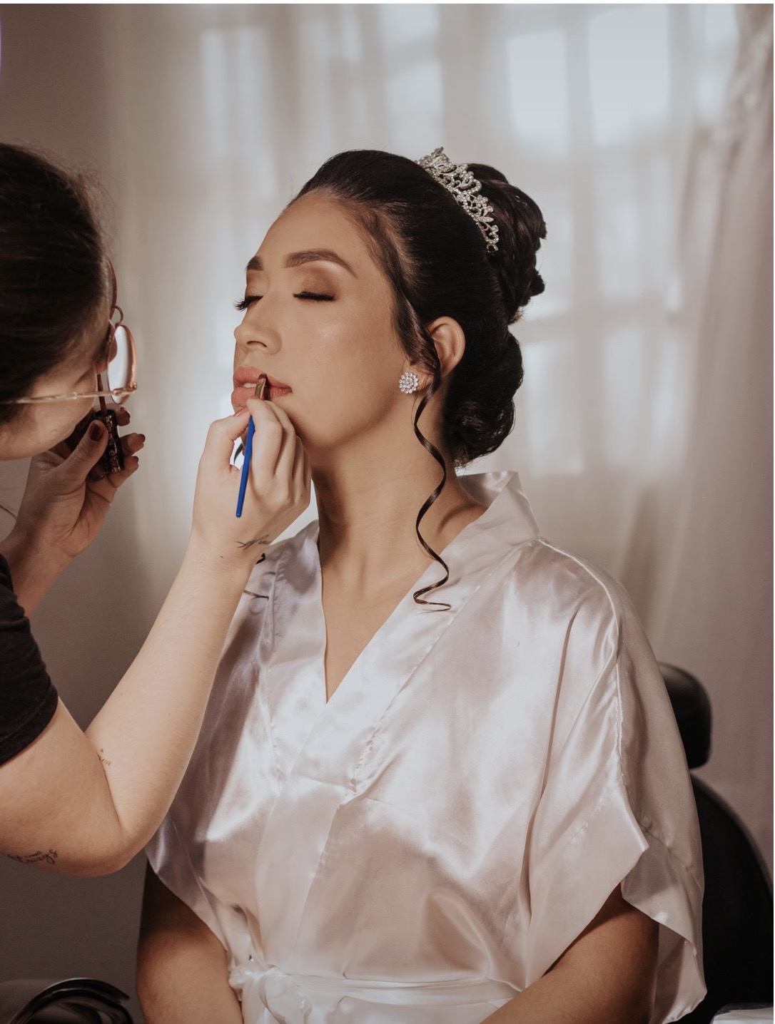 Hotel bridal party beauty setup