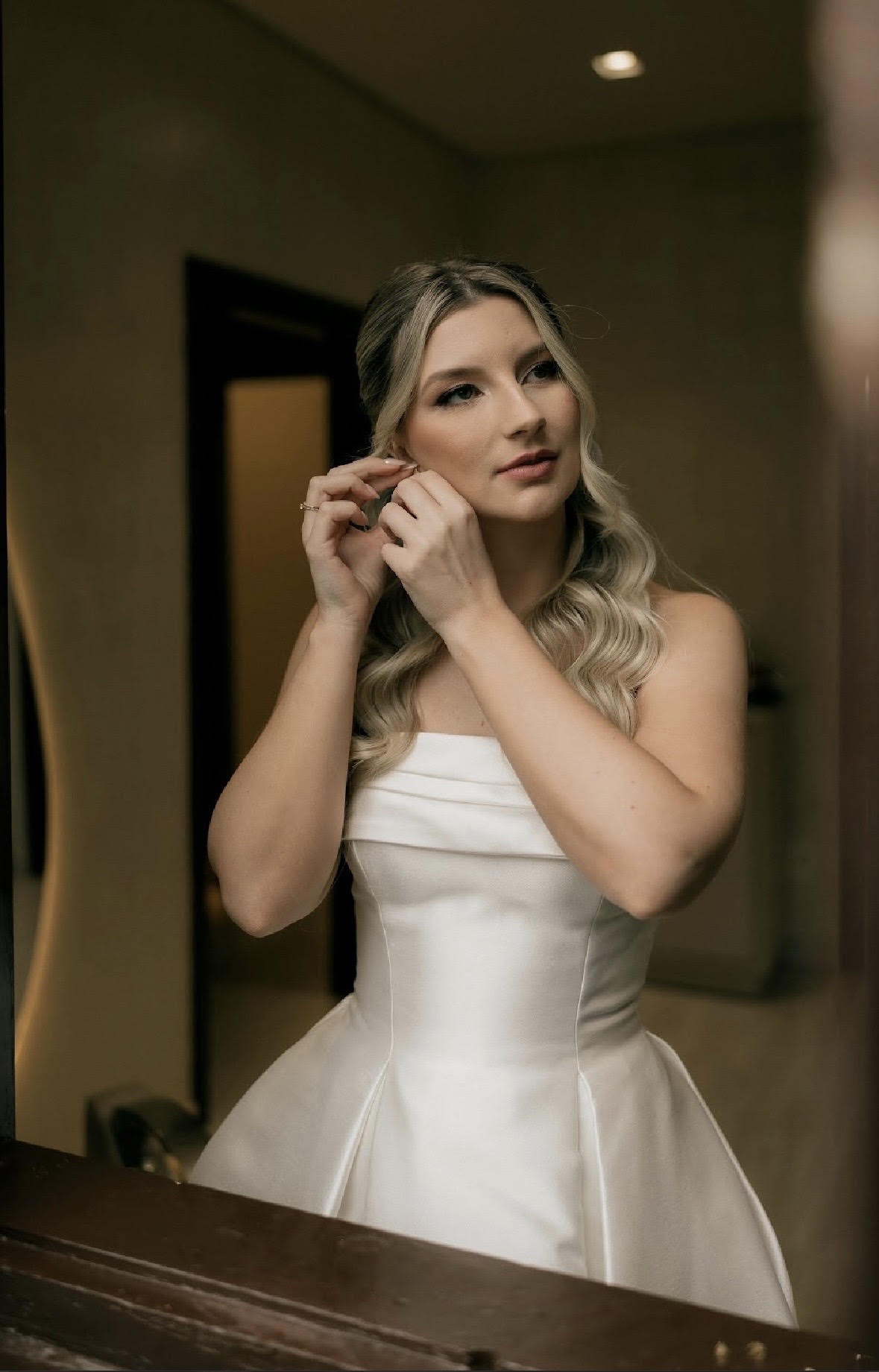 Luminous soft glam makeup for a Houston bride